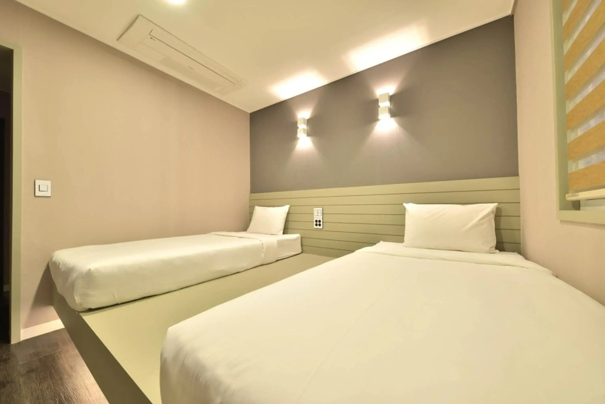 WITH U Hotel & Guesthouse