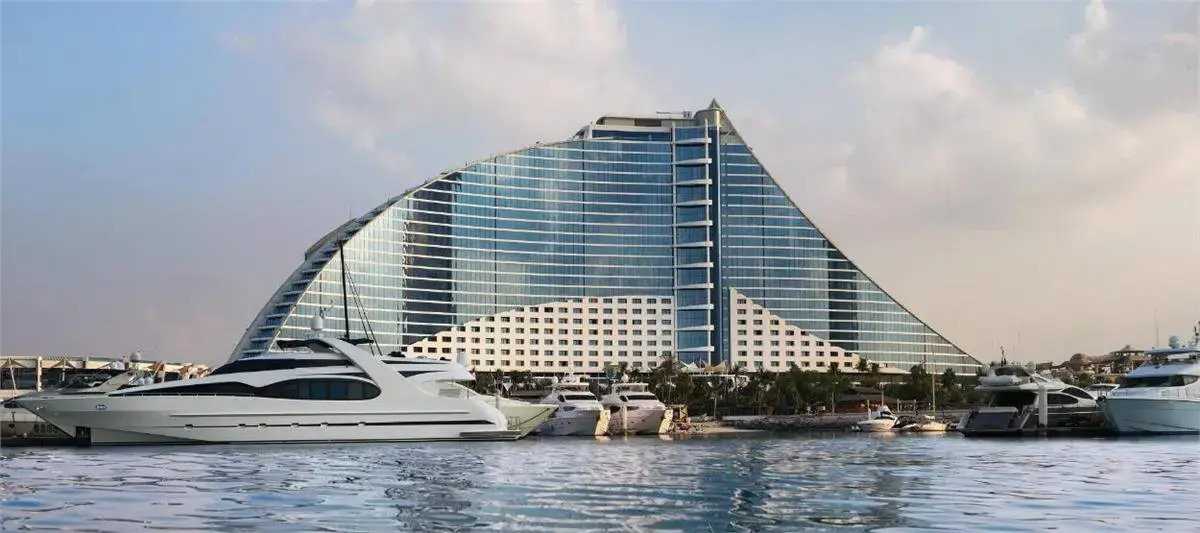 Jumeirah Beach Hotel Dubai