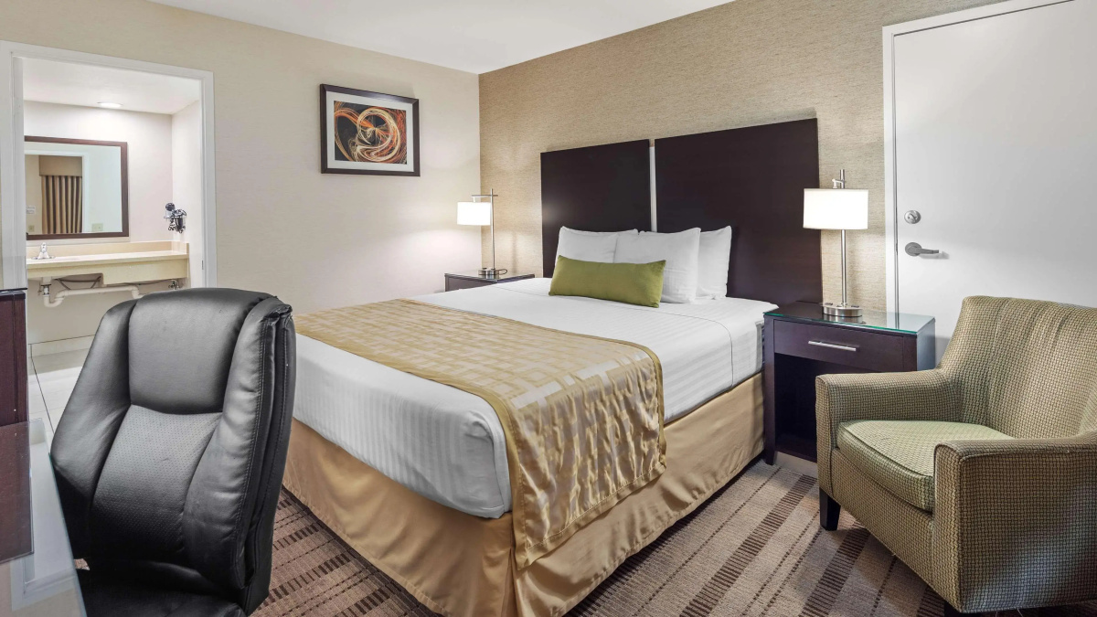 Best Western Pasadena Royale Inn & Suites