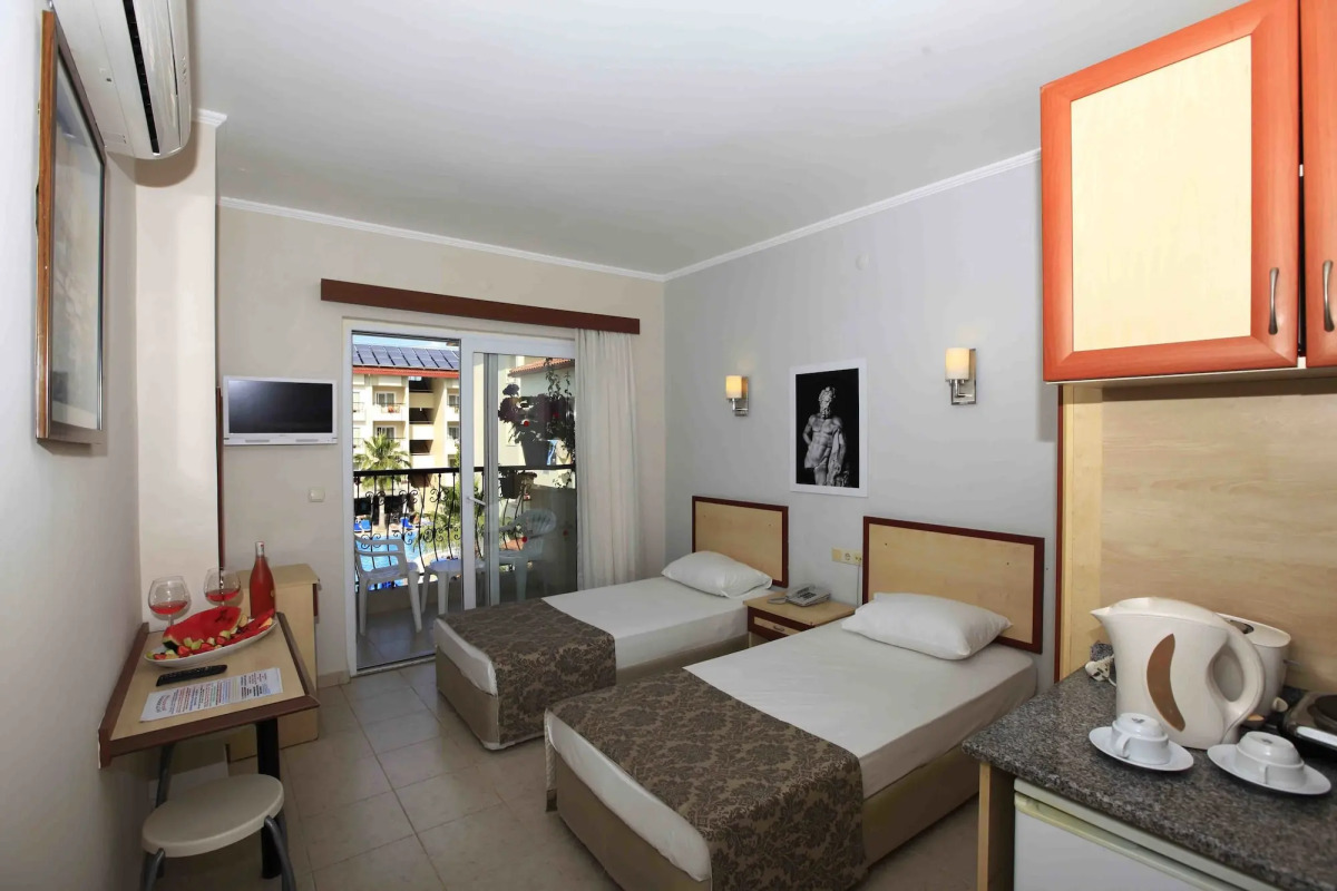 Sun City Apartments & Hotel