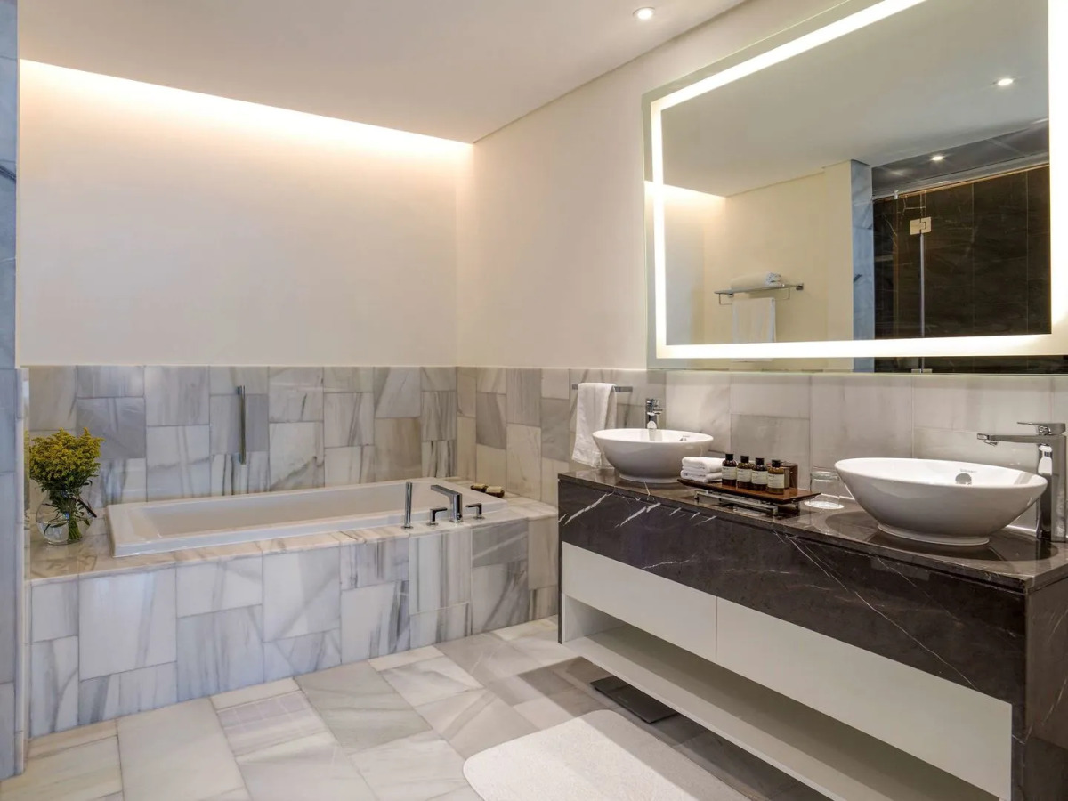 Th8 Palm Dubai Beach Resort, Vignette Collection, by IHG