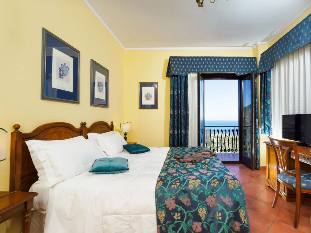 Hotel Sirius