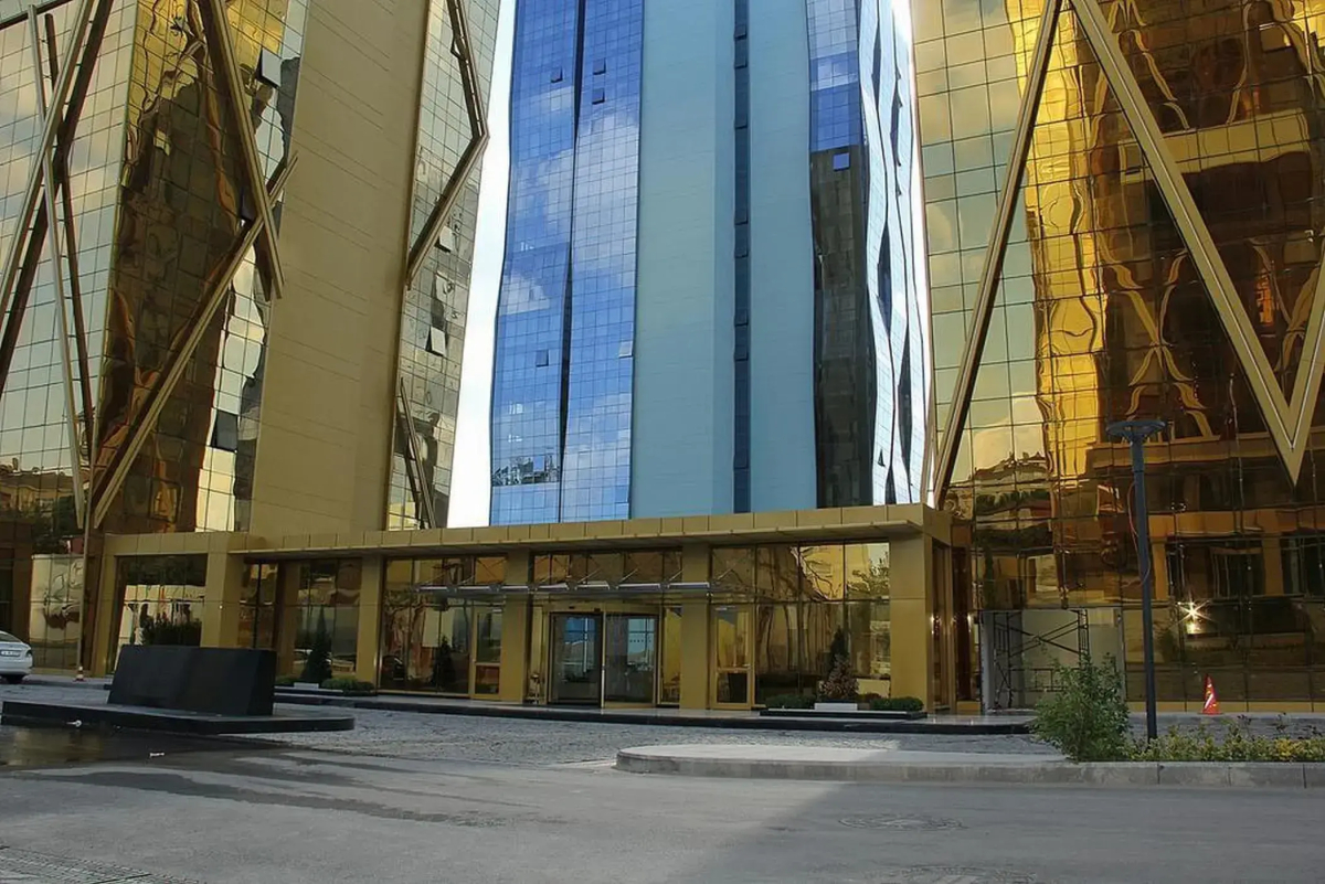 Mac Hotel Vazo Kule