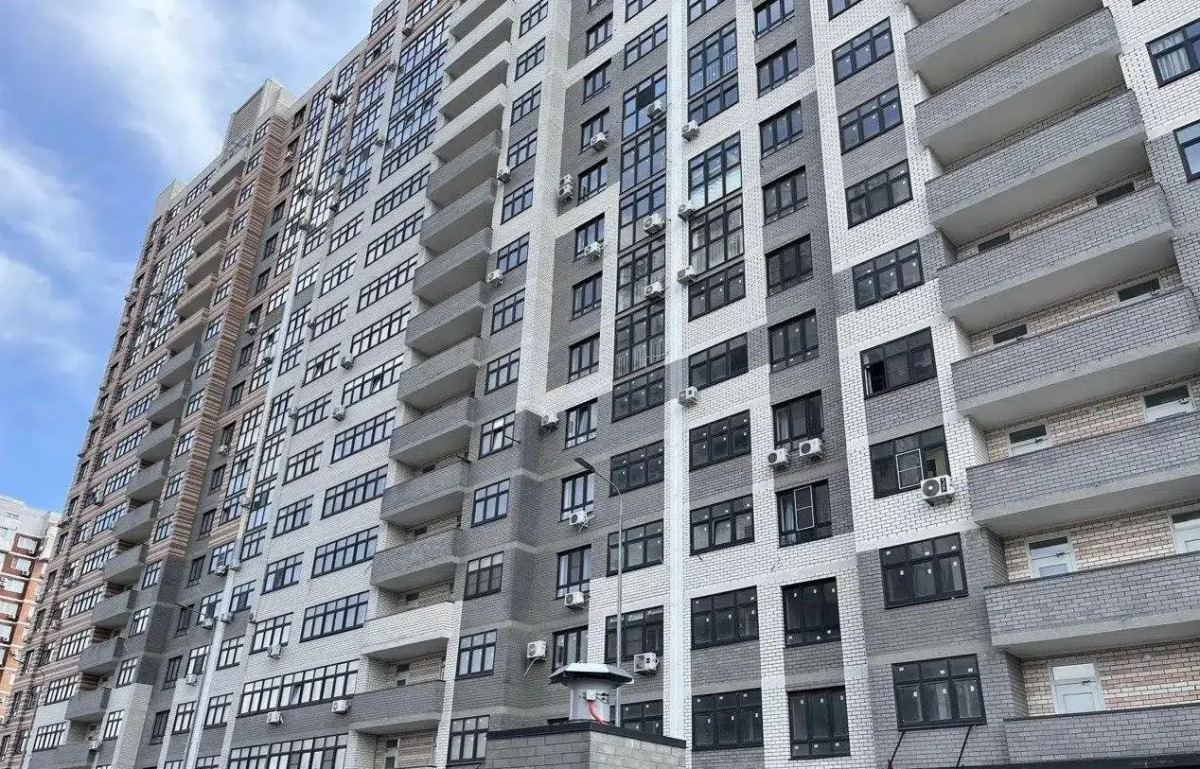 Вокруг света на улице Революции 1905 года