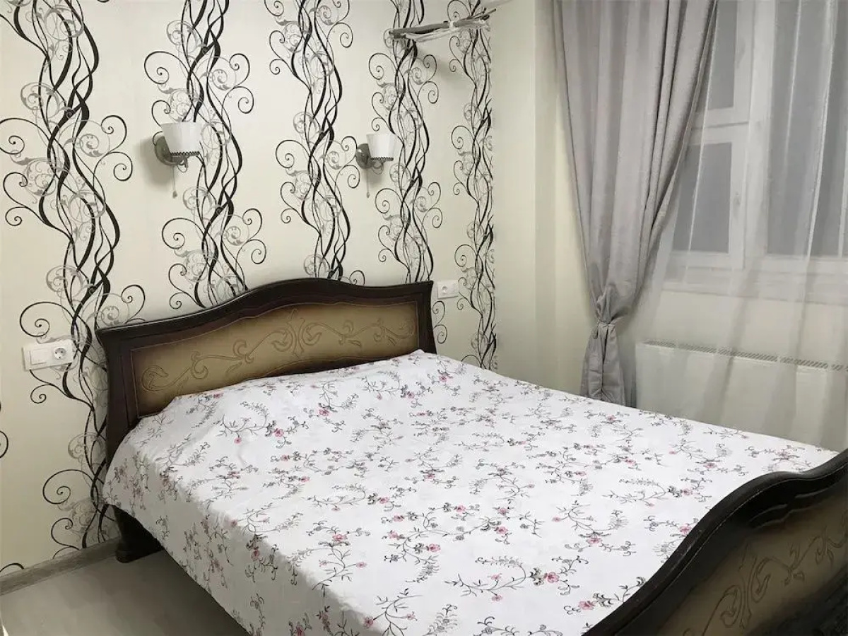 Часы Бунинская аллея