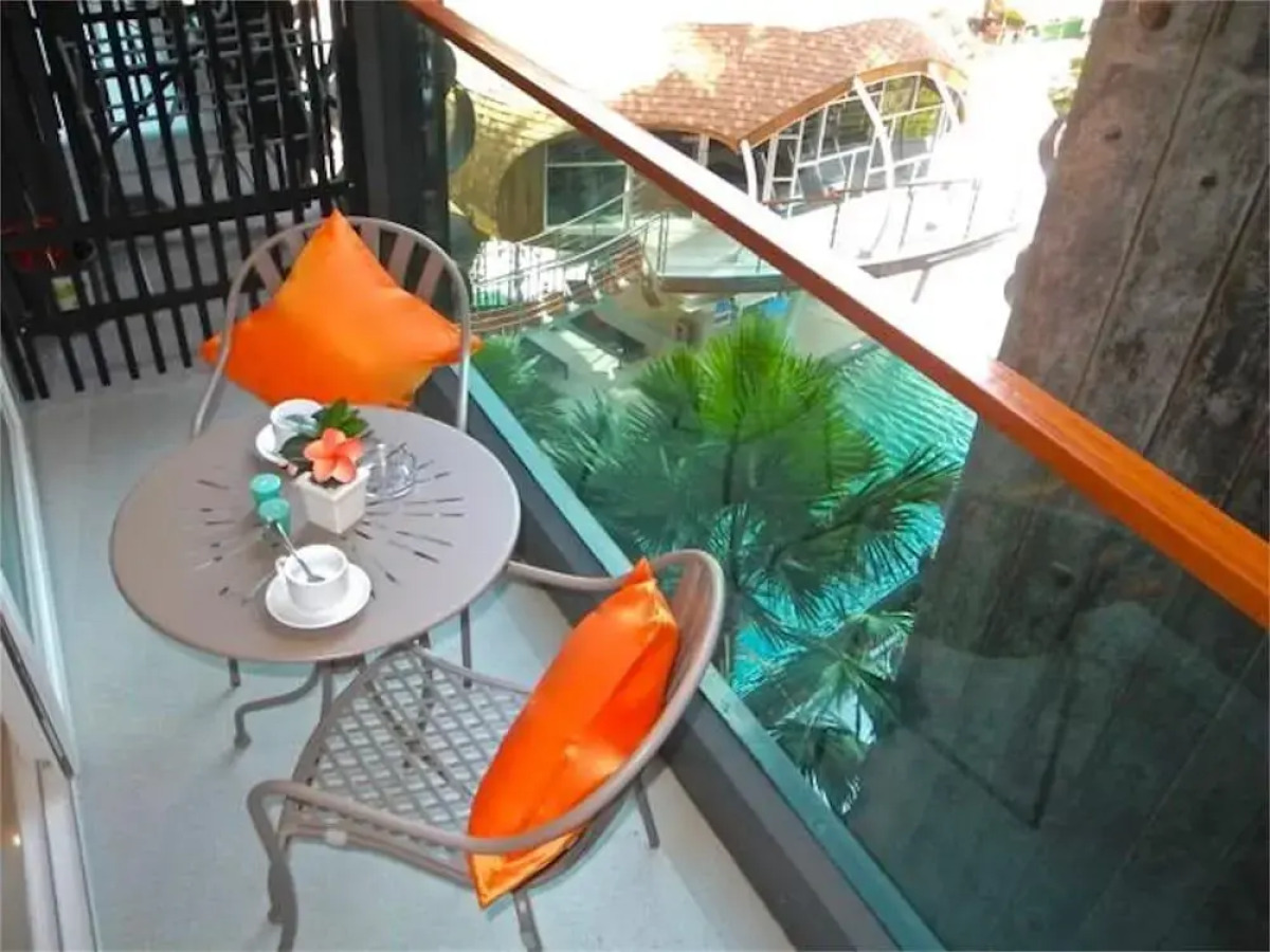 Emerald Patong New Studio with Balcony