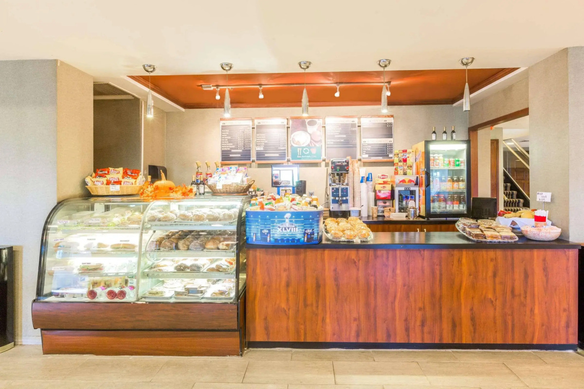 Wyndham Garden Hotel Newark Airport