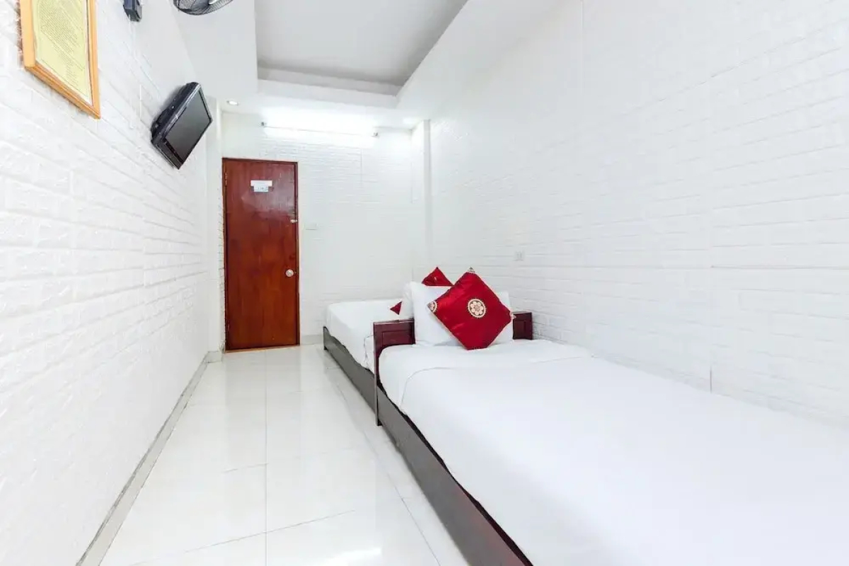 OYO 604 Queen Hotel