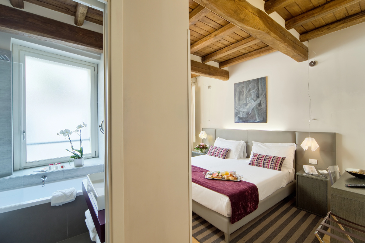 Trevi Palace Luxury Inn