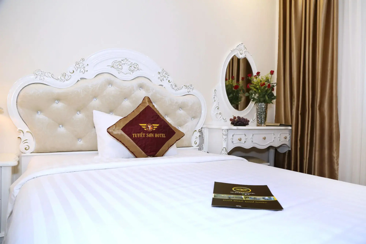 Tuyet Son Hotel