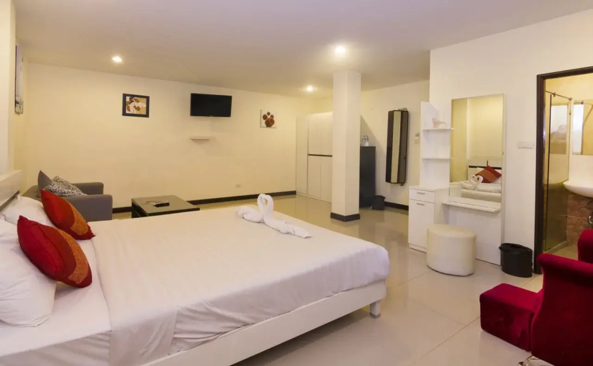 Royal Q&D Suites Hotel