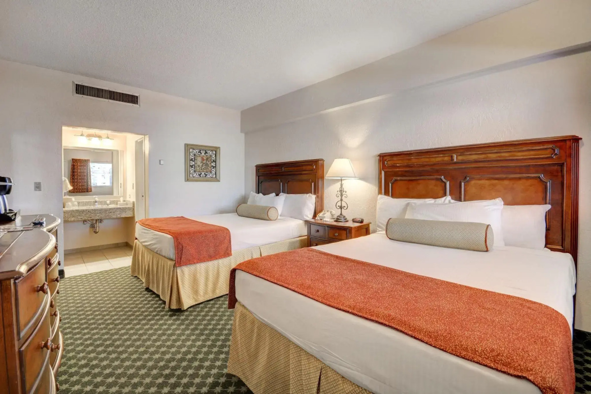 El Cortez Hotel and Casino - 21 and Over