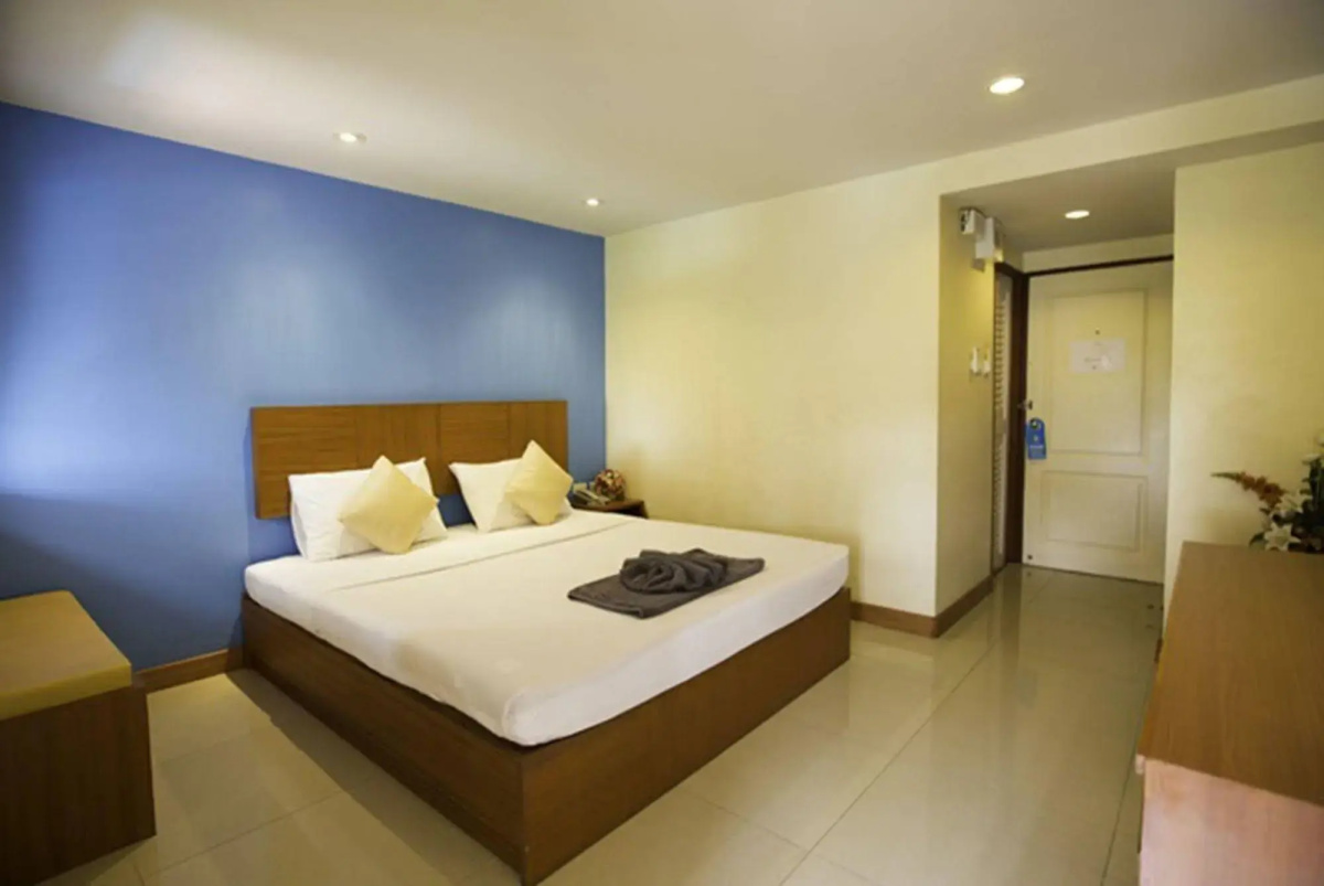Twin Palms Resort