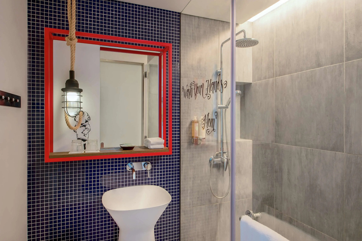 Hampton by Hilton Dubai Al Seef 