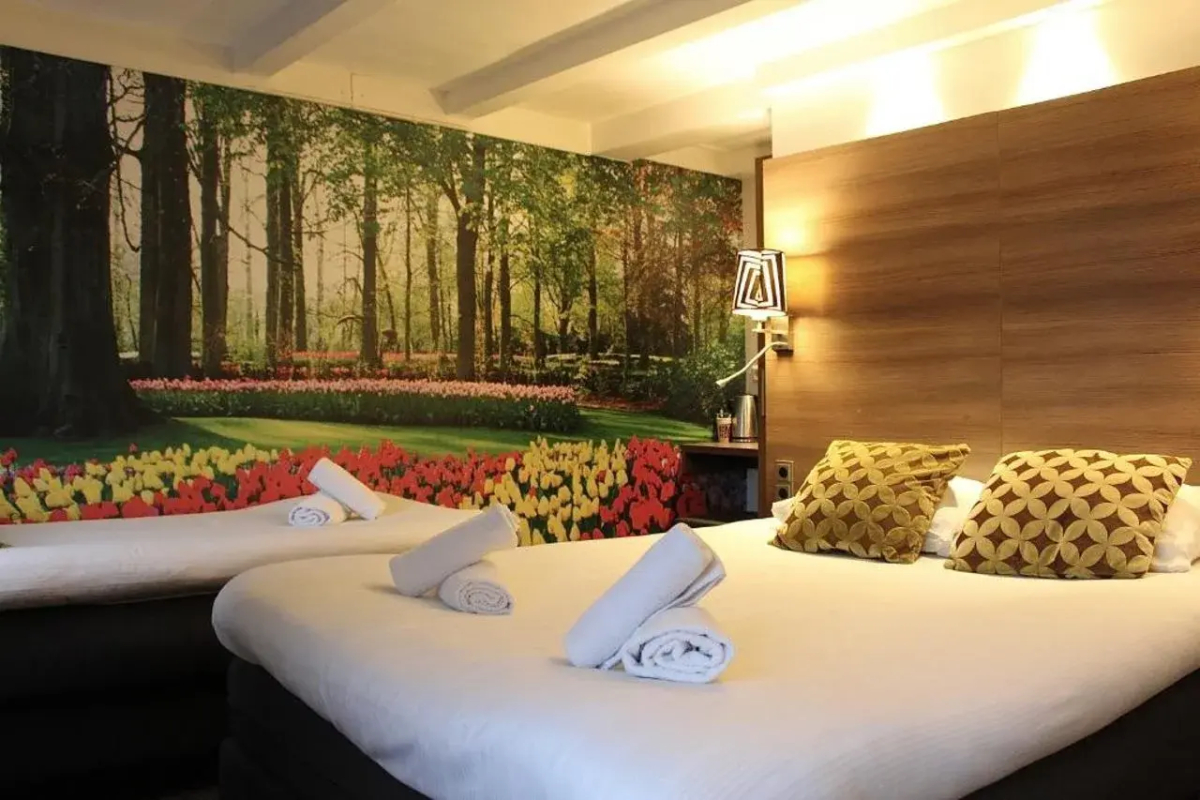 Townhouse Hotel