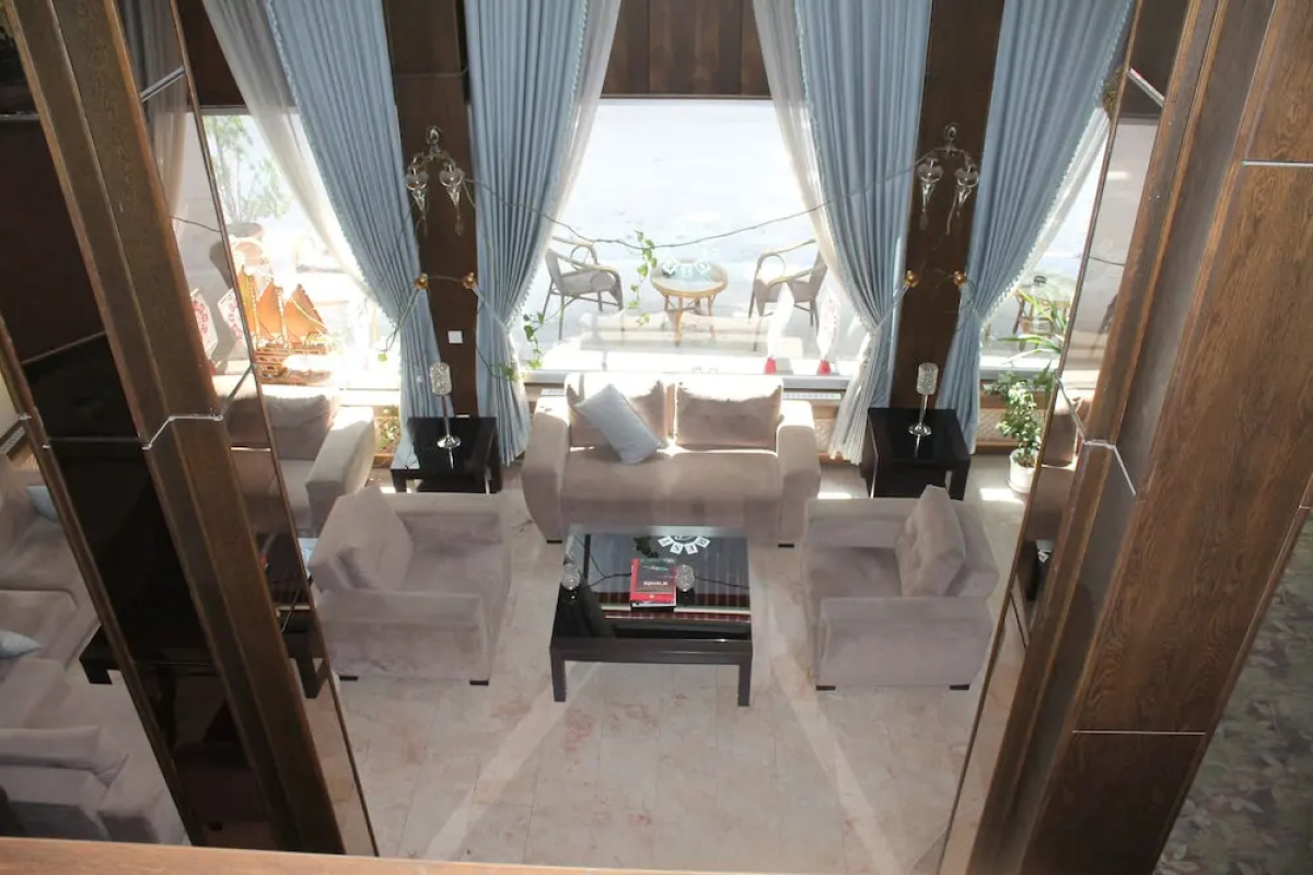 Rest Hotel