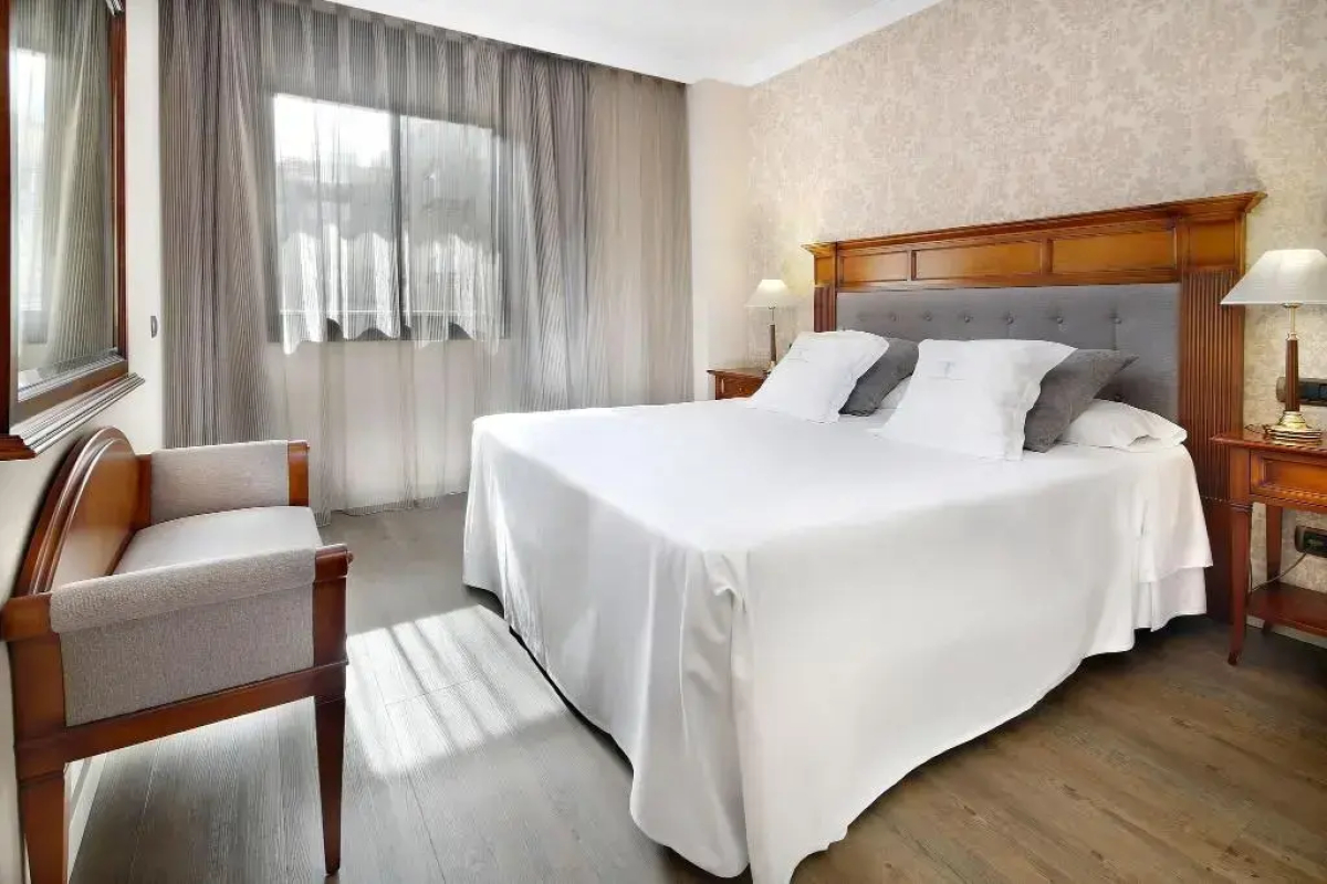 Aparthotel Hispanos 7 Suiza