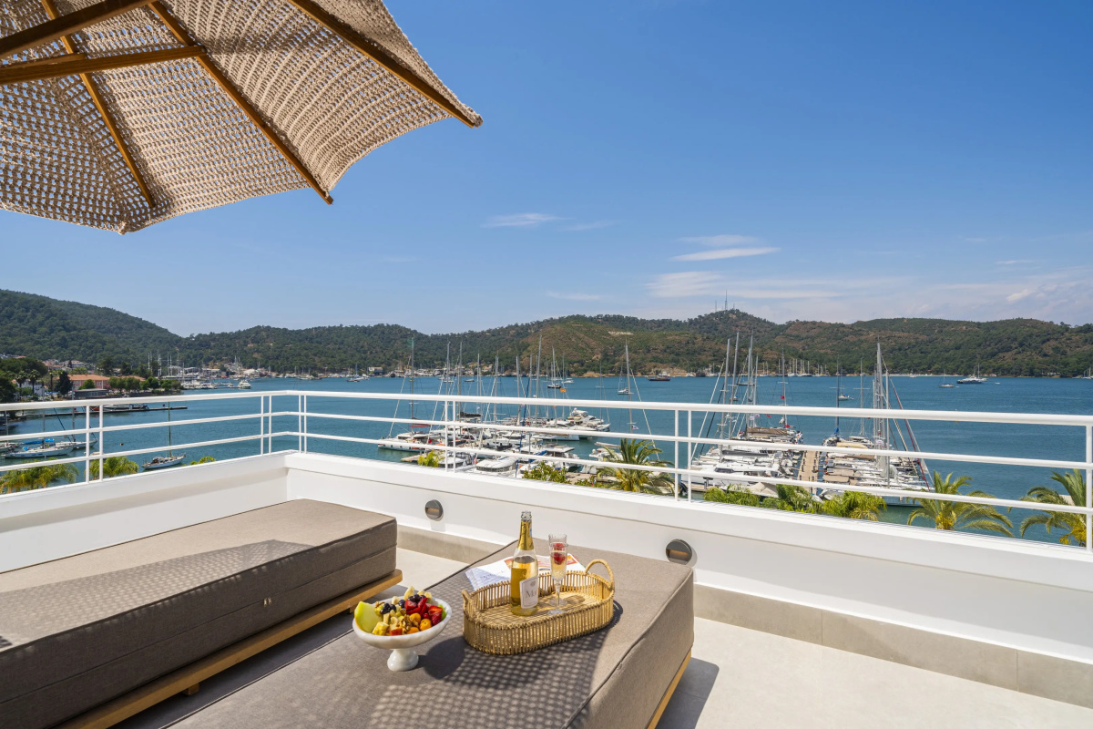 Yacht Classic Hotel - Boutique Class