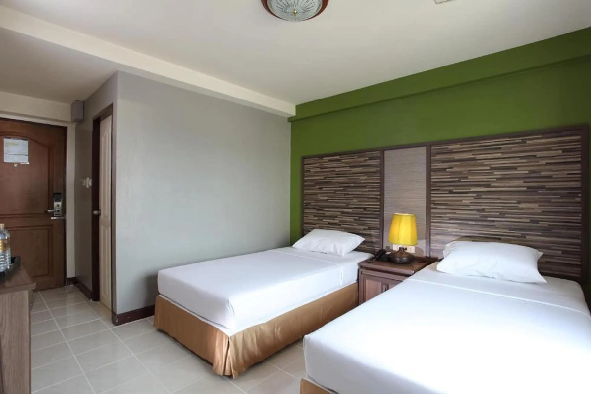 Rambuttri Village Inn & Plaza