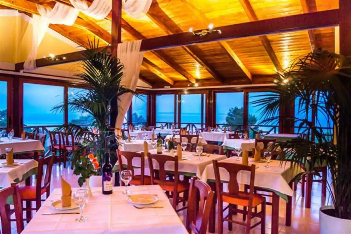 Sea View Village - Studios & Apartments