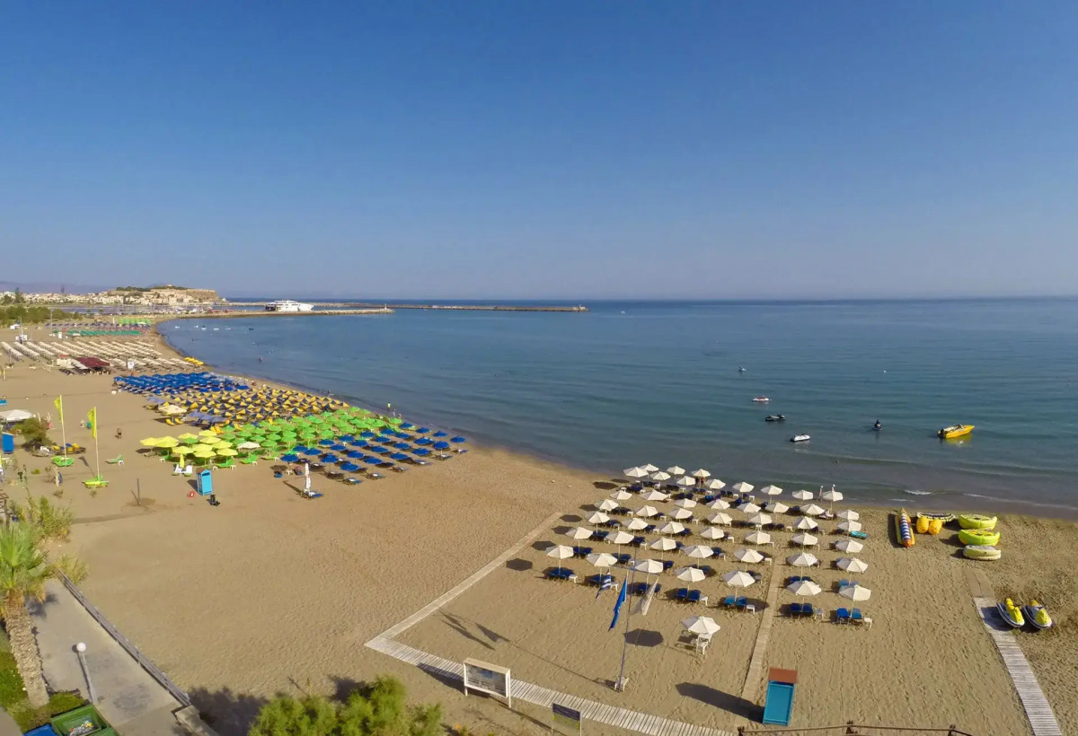 Steris Elegant Beach Hotel