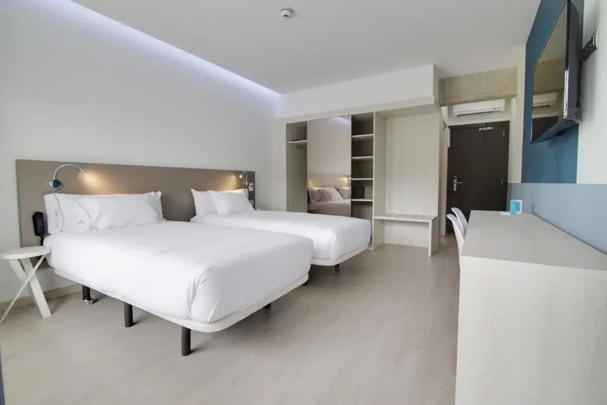 B&B Donostia San Sebastián Aeropuerto Hotel 