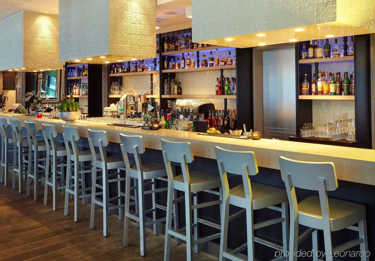 Отель Premier Inn Berlin Alexanderplatz