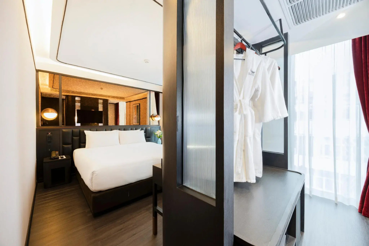 The Gravitique Hotel Khaosan