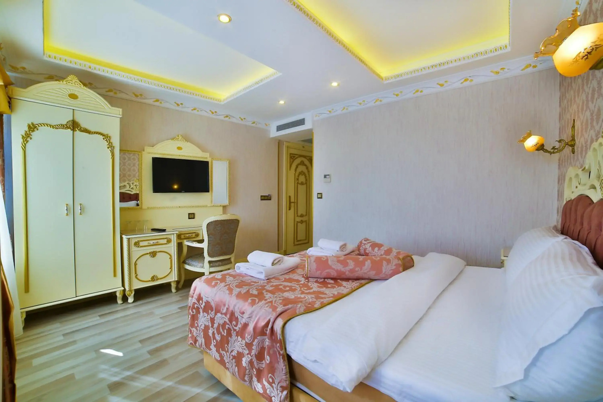 Nayla Palace Hotel