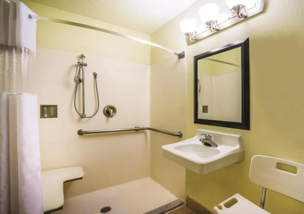 Garner Hotel Glen Burnie BWI Airport Area by IHG