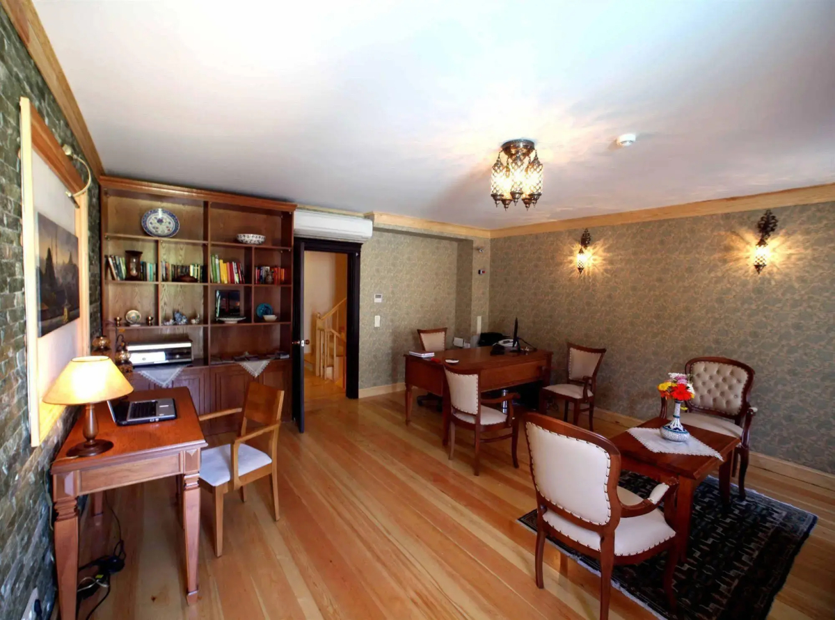 Lalinn Hotel