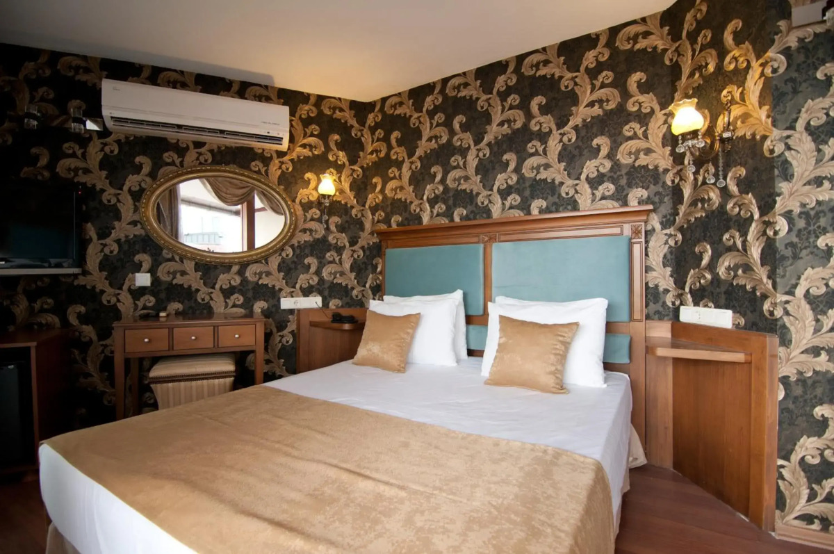 Artefes Hotel Old City