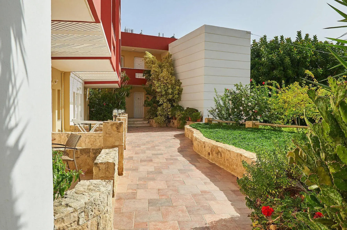 Troulis Aparthotel