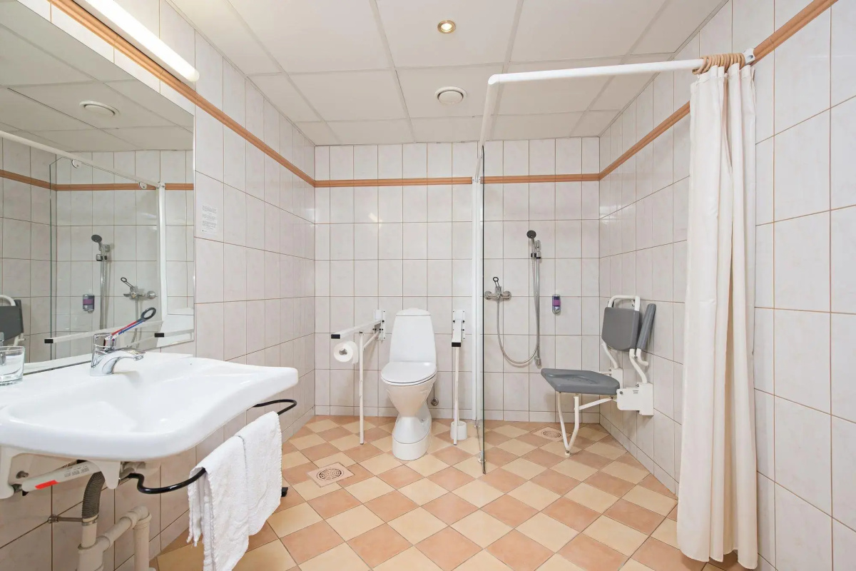 Отель Park Inn by Radisson Meriton Conference & Spa Tallinn