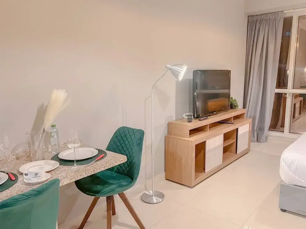 Cosmos Living Stylish Studio Near Marina