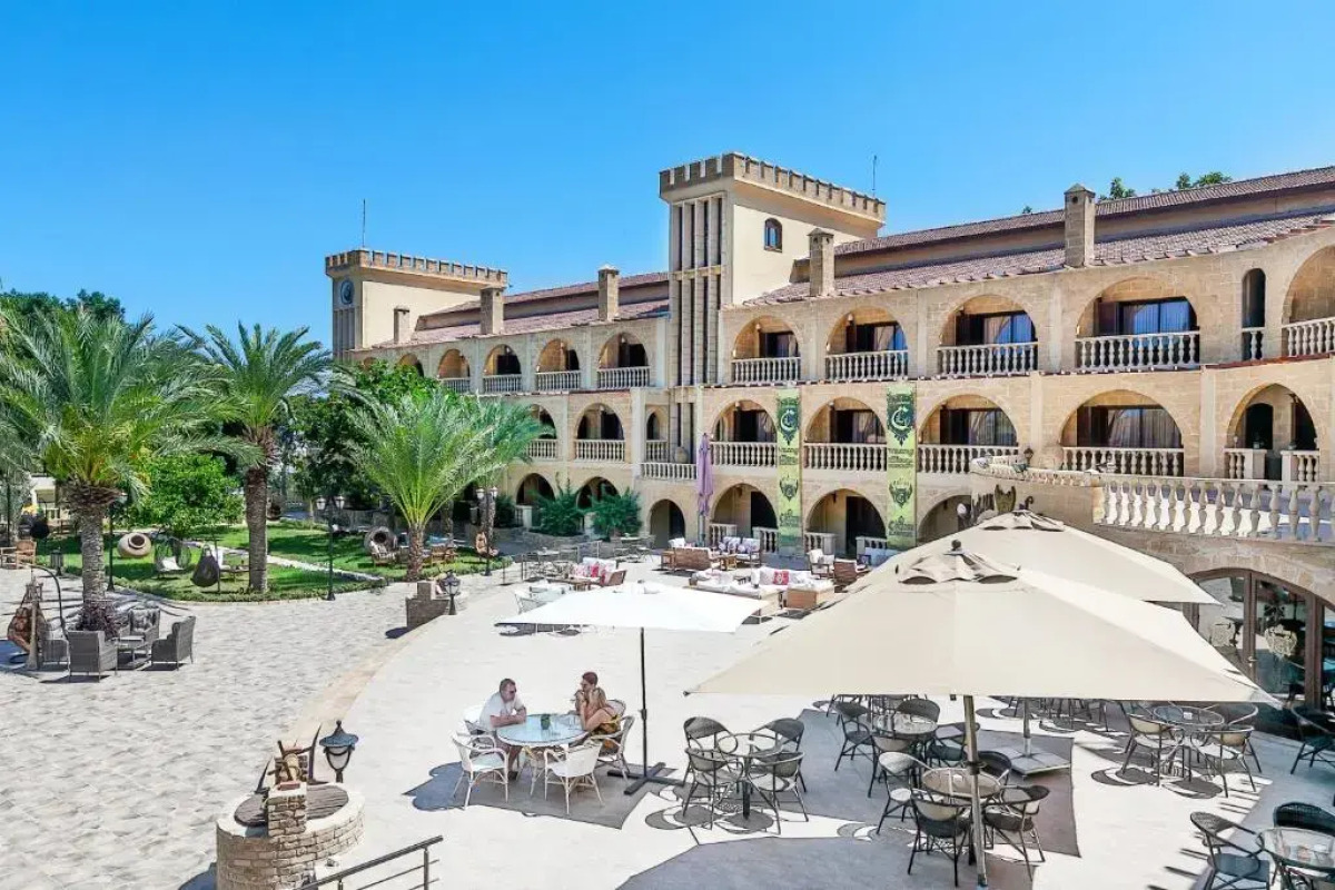 Le Chateau Lambousa Hotel