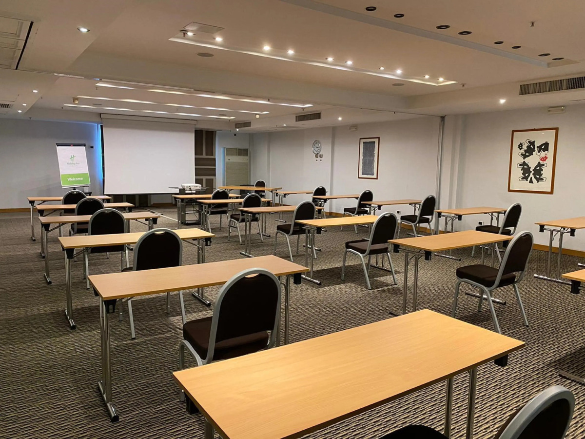 Holiday Inn Naples by IHG