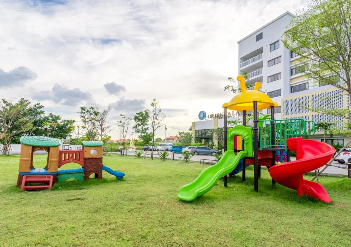 Отель Recenta Suite Phuket Suanluang