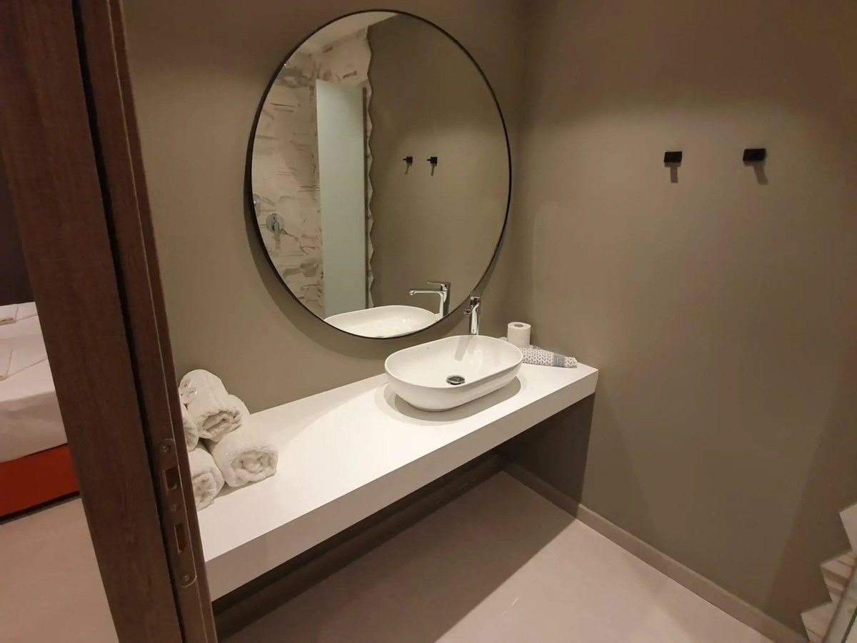 Iris Hotel
