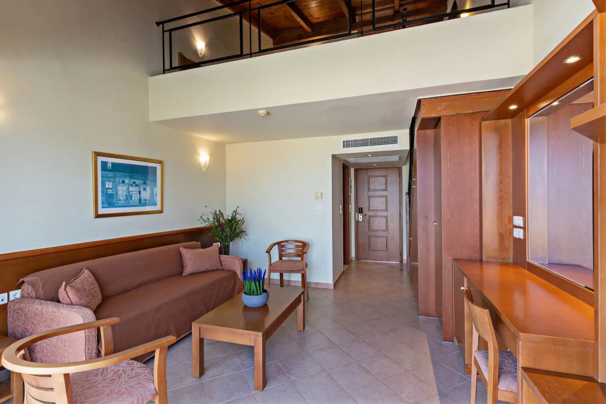 Hydramis Palace Beach Resort