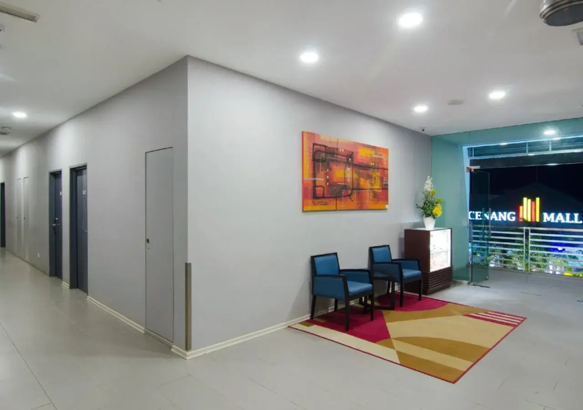 Cenang Plaza Beach Hotel