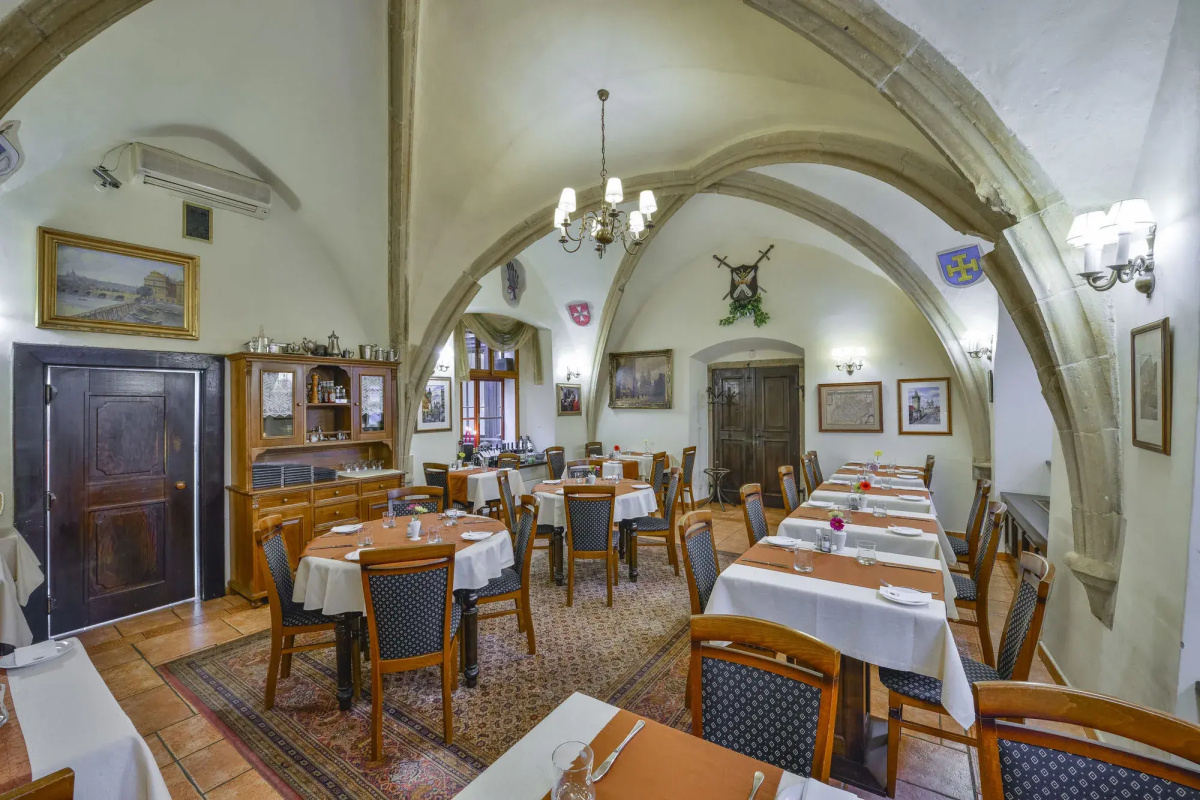 Hotel Cerny Slon