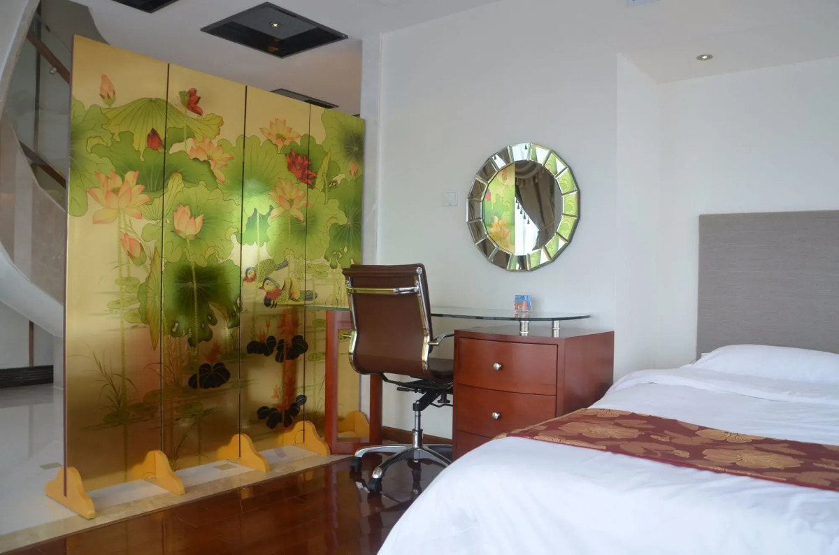 South & North International Apartment