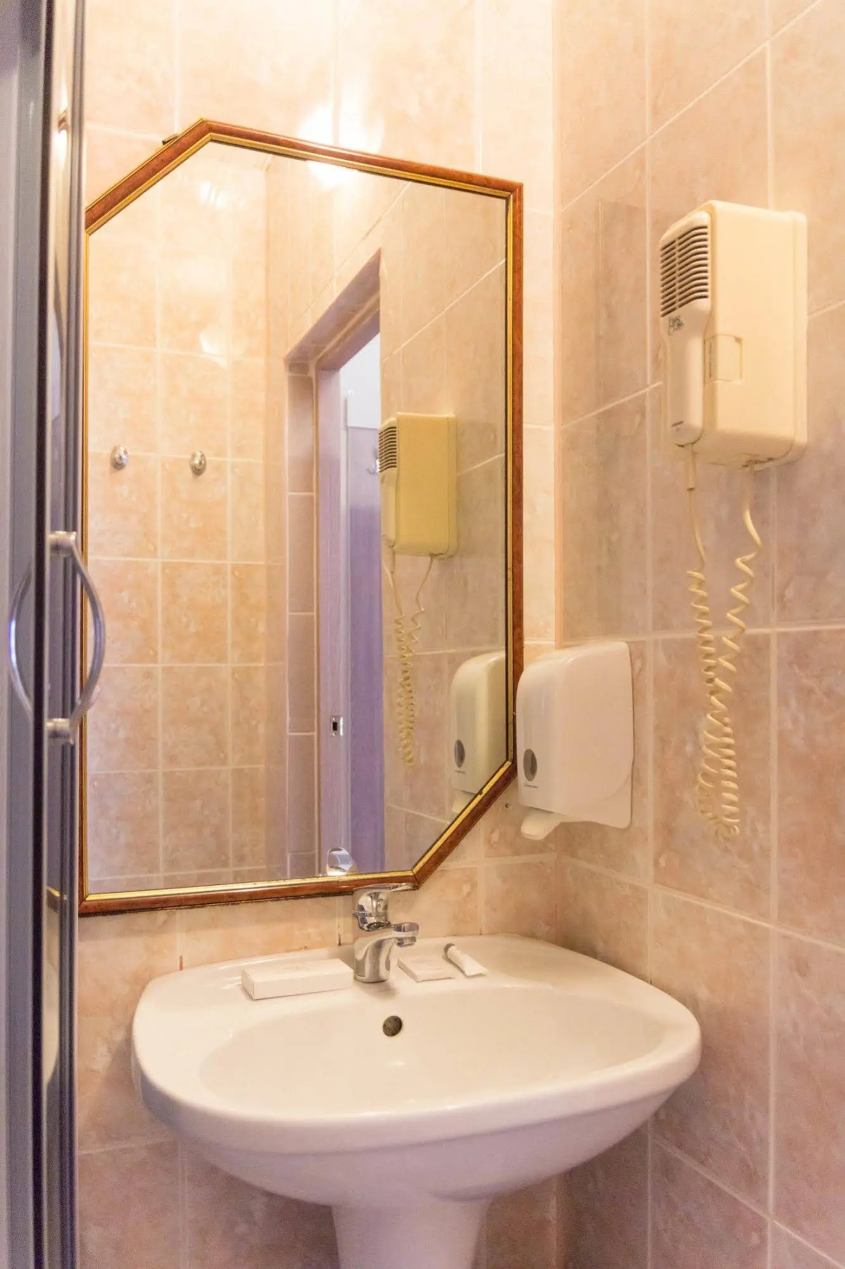 Парк-Отель Май