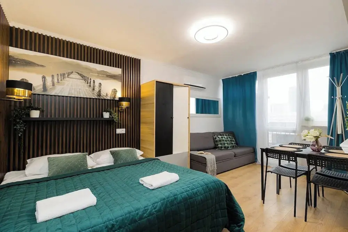UNIT Warszawa Centrum Room by Metro Rondo ONZ