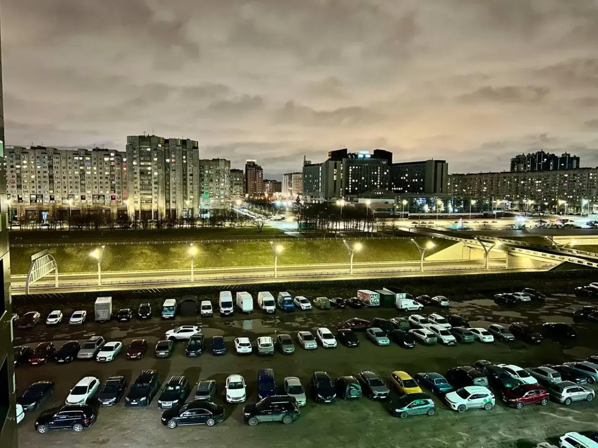 Две подушки на улице Вадима Шефнера 10 корп. 1