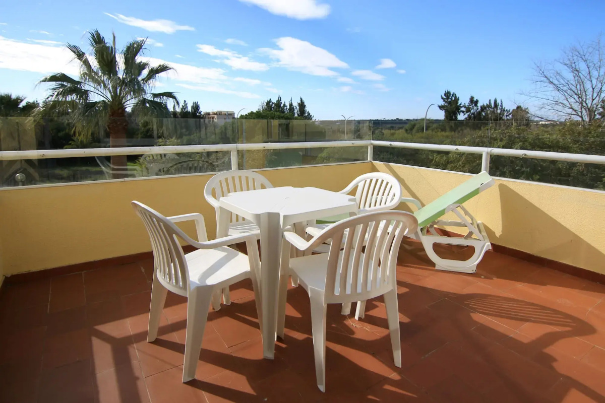 Parque Mourabel, Oasis Village, Pe do Lago