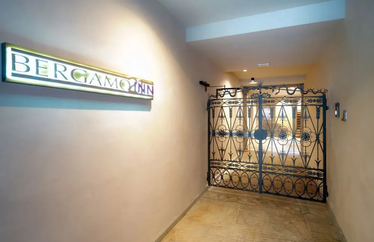 Bergamo Inn 21