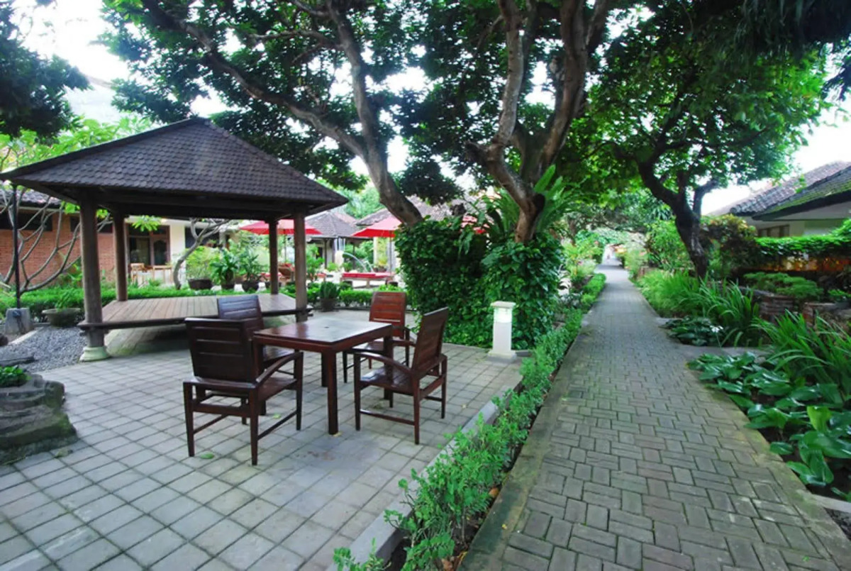 Yulia Beach Inn Kuta