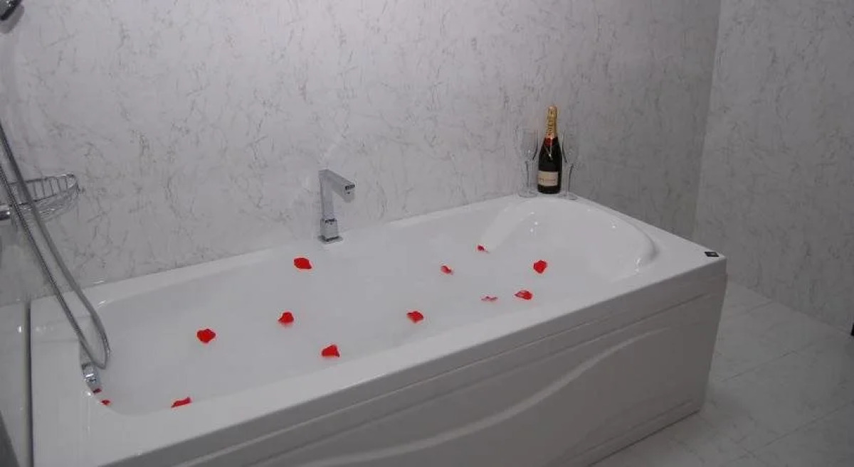 Agsaray Deluxe Hotel